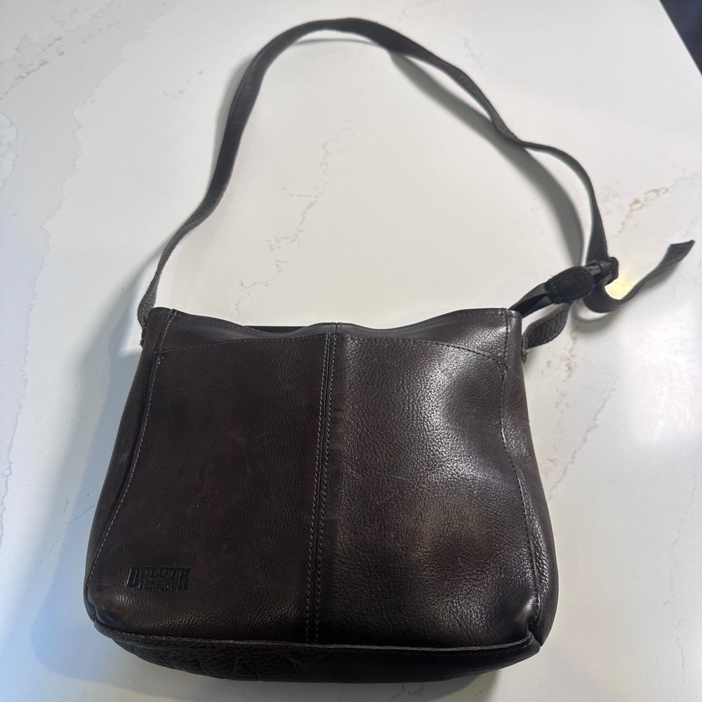 Duluth Trading Co Brown Pebbled Leather Crossbody Bag Adjustable Strap Zip Top - Picture 3 of 10